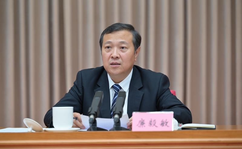 四川省學(xué)習(xí)貫徹習(xí)近平新時代中國特色社會主義思想主題教育第一批總結(jié) 暨第二批部署會議召開 認(rèn)真總結(jié)第一批主題教育做法經(jīng)驗(yàn) 精心組織開展好全省第二批主題教育 王曉暉廉毅敏講話 黃強(qiáng)田向利出席「相關(guān)圖片」
