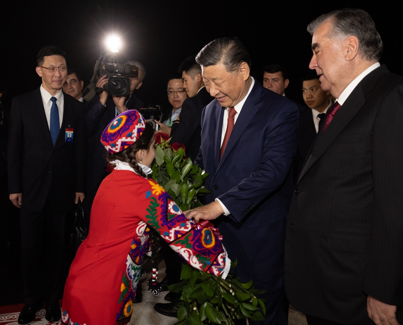 習(xí)近平抵達(dá)杜尚別開(kāi)始對(duì)塔吉克斯坦進(jìn)行國(guó)事訪(fǎng)問(wèn)「相關(guān)圖片」